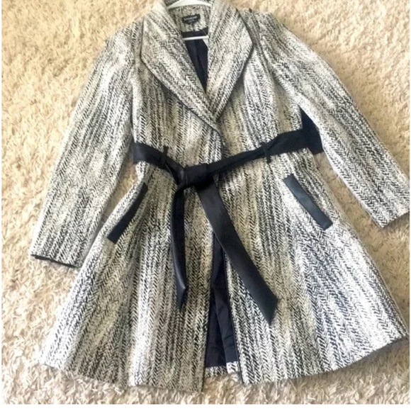 BEBE Natalie Flirty Short Maxi Coat - Picture 5 of 5